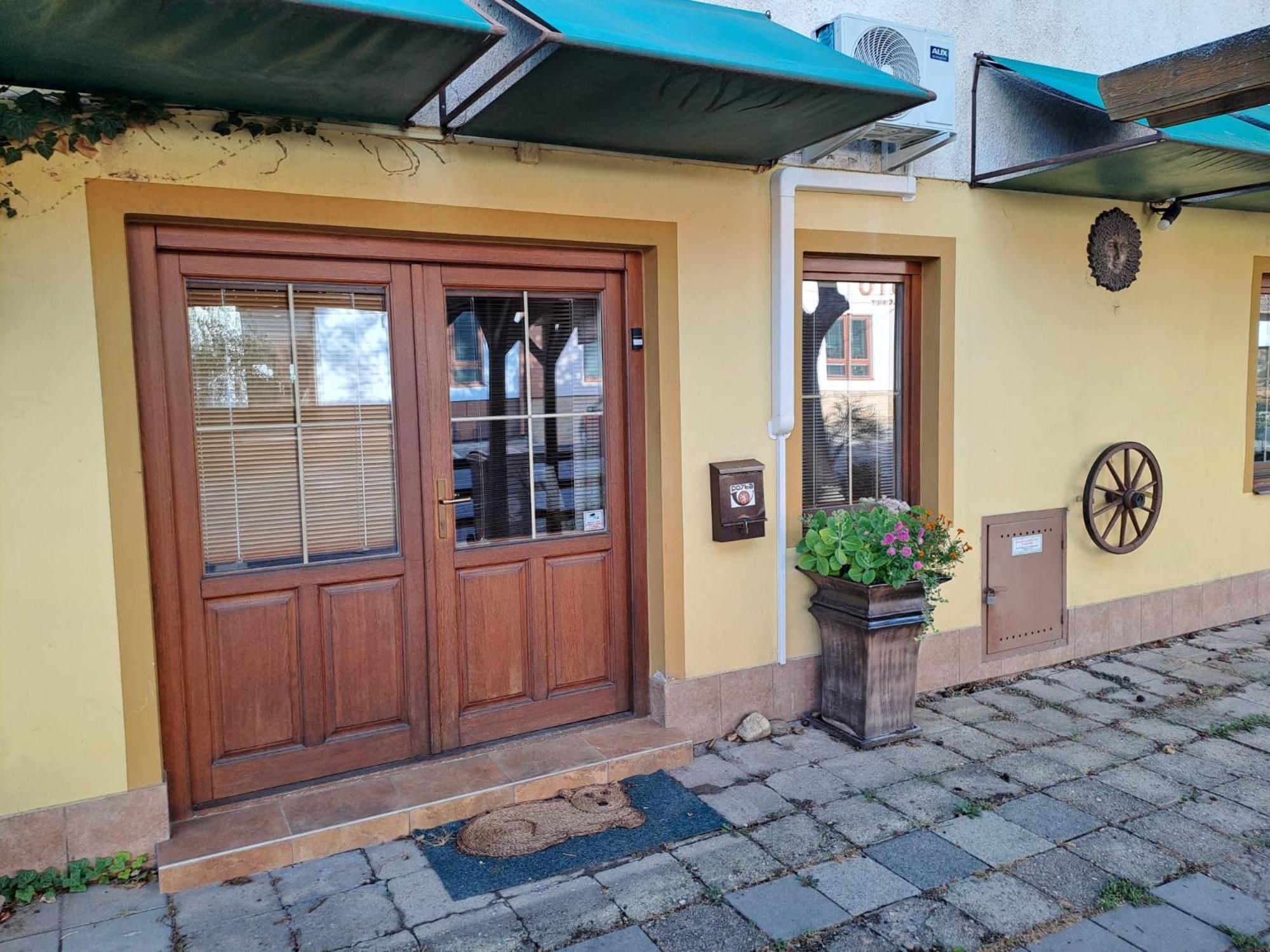 Apartman Romana Postorna Ngoại thất bức ảnh
